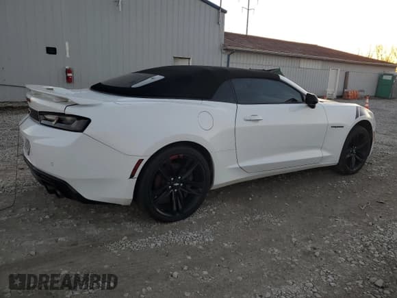 ✅ 2018 Chevrolet Camaro 2SS • VIN: 1G1FH3D76J0129351 • Lot: 92373955. Wystawiony na Copart z przebiegiem 111 141 mil. Bezpłatny archiwum sprzedaży aukcyjnych z USA i szczegółowy raport historii pojazdu na DreamBid. Zdjęcie 3.
