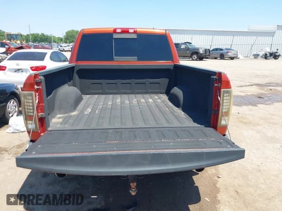 ✅ 2009 Dodge 1500 SLT • VIN: 1D3HV13T29S736303 • Lot: 42513787. Wystawiony na IAAI z przebiegiem 148 802 mil. Bezpłatny archiwum sprzedaży aukcyjnych z USA i szczegółowy raport historii pojazdu na DreamBid. Zdjęcie 18.