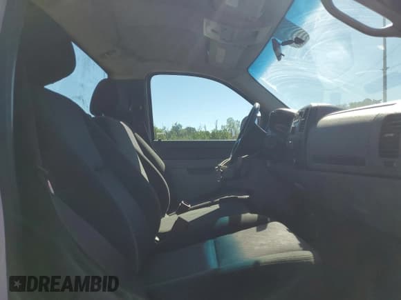 ✅ 2013 Chevrolet Silverado 2500HD Work Truck • VIN: 1GC0KVCG3DZ276500 • Лот: 70492985. Опубликован ранее на Copart с пробегом 132 710 миль. Бесплатный доступ к архиву аукционных продаж из США и подробный отчёт об истории автомобиля на DreamBid. Изображение 10.