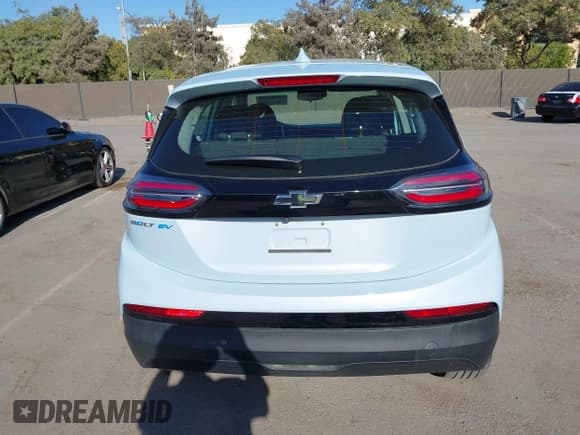 ✅ 2023 Chevrolet Bolt EV 1LT • VIN: 1G1FW6S01P4112343 • Lot: 43197029. Listed on IAAI with 38,847 mi. Free auction sales archive from the USA and detailed vehicle history report at DreamBid. Image 17.