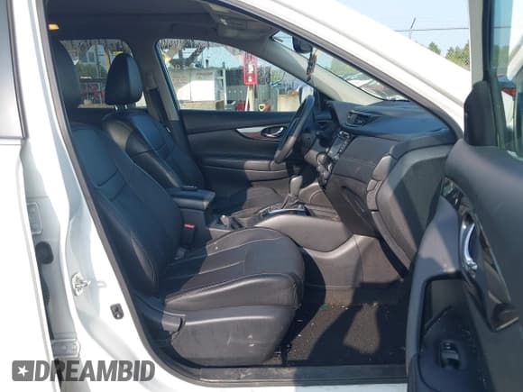 ✅ 2017 Nissan Rogue SV • VIN: 5N1AT2MV8HC793258 • Lot: 43140727. Listed on IAAI with 66,748 mi. Free auction sales archive from the USA and detailed vehicle history report at DreamBid. Image 5.