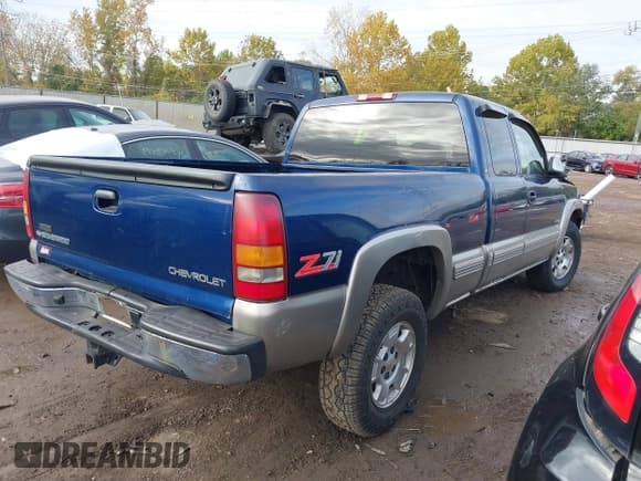 ✅ 2000 Chevrolet Silverado 1500 LS • VIN: 2GCEK19T5Y1184998 • Лот: 43539627. Опубликован ранее на IAAI с пробегом 271 250 миль. Бесплатный доступ к архиву аукционных продаж из США и подробный отчёт об истории автомобиля на DreamBid. Изображение 4.
