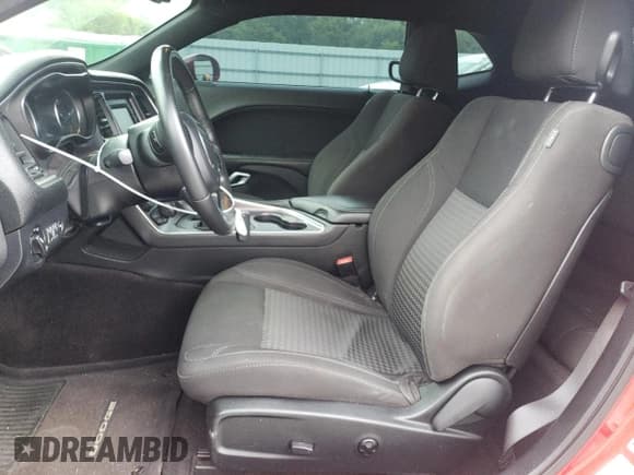 ✅ 2017 Dodge Challenger R/T • VIN: 2C3CDZBT9HH639549 • Lot: 61154594. Wystawiony na Copart z przebiegiem 92 751 mil. Bezpłatny archiwum sprzedaży aukcyjnych z USA i szczegółowy raport historii pojazdu na DreamBid. Zdjęcie 7.