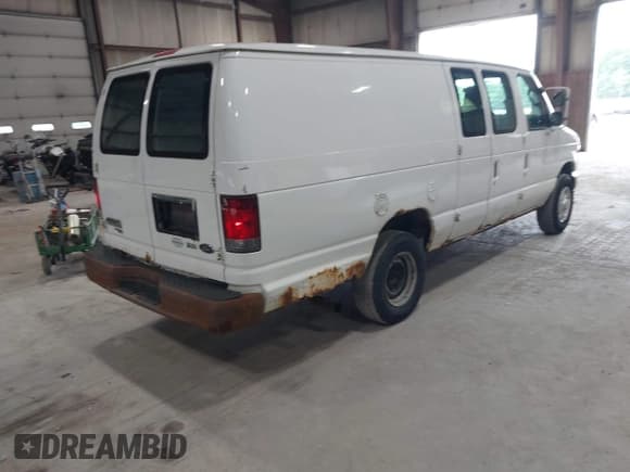 ✅ 2012 Ford Econoline Cargo Commercial • VIN: 1FDSS3EL0CDA27280 • Lot: 42516051. Wystawiony na IAAI z przebiegiem 235 447 mil. Bezpłatny archiwum sprzedaży aukcyjnych z USA i szczegółowy raport historii pojazdu na DreamBid. Zdjęcie 4.