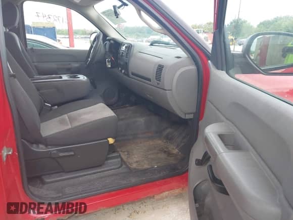 2008 Chevrolet Silverado 1500 Work Truck z VIN 1GCEC14XX8Z192206, wystawiony jako IAAI lot #43172347 z przebiegiem 202 186 mil mil oraz . Historia ofert i sprzedaży dostępna na DreamBid. Obrazek 5.