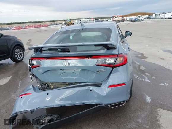 ✅ 2024 Honda Civic Sport Touring • VIN: 19XFL1G88RE011755 • Lot: 43459157. Listed on IAAI with 5,597 mi. Free auction sales archive from the USA and detailed vehicle history report at DreamBid. Image 16.