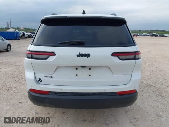✅ 2023 Jeep Grand Cherokee Laredo • VIN: 1C4RJKAG8P8848019 • Lot: 42711951. Listed on IAAI with 55,685 mi. Free auction sales archive from the USA and detailed vehicle history report at DreamBid. Image 16.