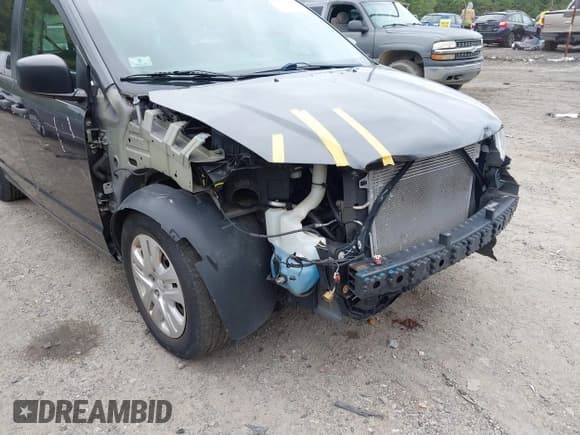 ✅ 2019 Dodge Grand Caravan SE • VIN: 2C4RDGBG8KR501306 • Lot: 43150729. Wystawiony na IAAI z przebiegiem 153 595 mil. Bezpłatny archiwum sprzedaży aukcyjnych z USA i szczegółowy raport historii pojazdu na DreamBid. Zdjęcie 6.