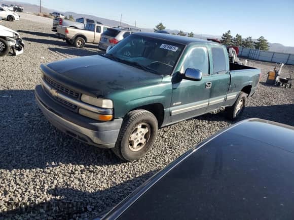 2001 Chevrolet Silverado 1500 LS z VIN 1GCEK19T01E259501, wystawiony jako Copart lot #85784615 z przebiegiem 332 511 mil mil oraz Czysty tytuł • Clean title. Historia ofert i sprzedaży dostępna na DreamBid. Obrazek 1.