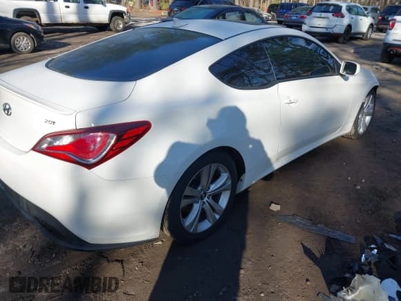 ✅ 2012 Hyundai Genesis Coupe R-Spec • VIN: KMHHT6KD8CU067287 • Lot: 41634427. Wystawiony na IAAI z przebiegiem 84 137 mil. Bezpłatny archiwum sprzedaży aukcyjnych z USA i szczegółowy raport historii pojazdu na DreamBid. Zdjęcie 4.