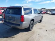 ✅ 2019 Chevrolet Suburban LT • VIN: 1GNSKHKCXKR132620 • Lot: 43578105. Wystawiony na IAAI z przebiegiem 120 367 mil. Bezpłatny archiwum sprzedaży aukcyjnych z USA i szczegółowy raport historii pojazdu na DreamBid. Zdjęcie 4.