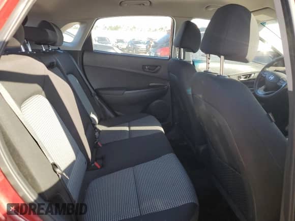 2021 Hyundai Kona SEL z VIN KM8K2CAA3MU607936, wystawiony jako Copart lot #63074185 z przebiegiem 157 011 mil mil oraz Szkoda całkowita • Salvage title. Historia ofert i sprzedaży dostępna na DreamBid. Obrazek 10.