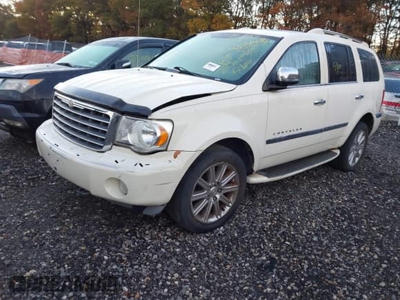 ✅ 2008 Chrysler Aspen Limited • VIN: 1A8HW58218F124834 • Лот: 43531408. Опубликован ранее на IAAI с пробегом Не указан. Бесплатный доступ к архиву аукционных продаж из США и подробный отчёт об истории автомобиля на DreamBid. Изображение 2.