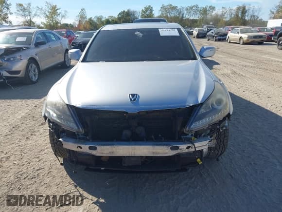 ✅ 2016 Hyundai Equus Signature • VIN: KMHGH4JH1GU106166 • Lot: 43424142. Listed on IAAI with 126,295 mi. Free auction sales archive from the USA and detailed vehicle history report at DreamBid. Image 12.