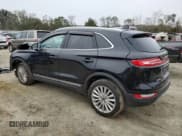 ✅ 2019 Lincoln MKC Standard • VIN: 5LMCJ1D98KUL37318 • Lot: 81398564. Wystawiony na Copart z przebiegiem 35 929 mil. Bezpłatny archiwum sprzedaży aukcyjnych z USA i szczegółowy raport historii pojazdu na DreamBid. Zdjęcie 2.