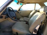 ✅ 1984 Mercedes-Benz SL • VIN: WDB1070421A014784 • Лот: 62715455. Опубликован ранее на Copart с пробегом 129 101 миль. Бесплатный доступ к архиву аукционных продаж из США и подробный отчёт об истории автомобиля на DreamBid. Изображение 7.