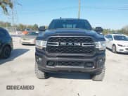 ✅ 2022 Ram 2500 Lone Star • VIN: 3C6UR5DL4NG197922 • Lot: 41714194. Wystawiony na IAAI z przebiegiem 13 857 mil. Bezpłatny archiwum sprzedaży aukcyjnych z USA i szczegółowy raport historii pojazdu na DreamBid. Zdjęcie 12.