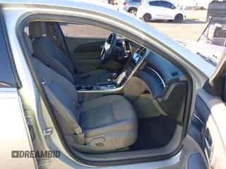 2013 Chevrolet Malibu LS z VIN 1G11B5SA1DF294554, wystawiony jako IAAI lot #43496896 z przebiegiem 130 032 mil mil oraz . Historia ofert i sprzedaży dostępna na DreamBid. Obrazek 5.