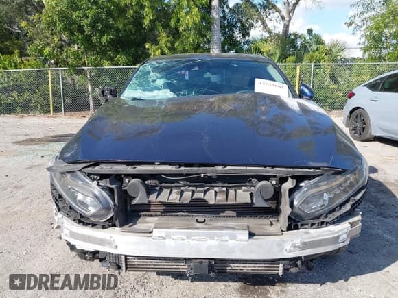 ✅ 2018 Honda Accord LX • VIN: 1HGCV1F15JA014820 • Лот: 43733685. Опубликован ранее на IAAI с пробегом 128 857 миль. Бесплатный доступ к архиву аукционных продаж из США и подробный отчёт об истории автомобиля на DreamBid. Изображение 13.