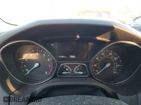 ✅ 2016 Ford Focus SE • VIN: 1FADP3F27GL266539 • Лот: 93677655. Опубликован ранее на Copart с пробегом 101 964 миль. Бесплатный доступ к архиву аукционных продаж из США и подробный отчёт об истории автомобиля на DreamBid. Изображение 9.