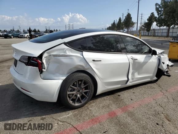✅ 2023 Tesla Model 3 • VIN: 5YJ3E1EA5PF486726 • Lot: 51659655. Wystawiony na Copart z przebiegiem 14 632 mil. Bezpłatny archiwum sprzedaży aukcyjnych z USA i szczegółowy raport historii pojazdu na DreamBid. Zdjęcie 3.