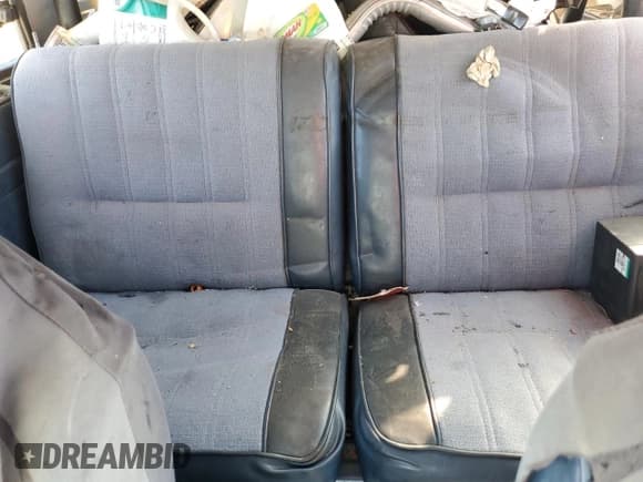 ✅ 1986 Toyota 4Runner • VIN: JT4RN62D4G0084765 • Lot: 74292754. Wystawiony na Copart z przebiegiem 311 589 mil. Bezpłatny archiwum sprzedaży aukcyjnych z USA i szczegółowy raport historii pojazdu na DreamBid. Zdjęcie 10.