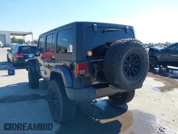 ✅ 2017 Jeep Wrangler Unlimited Sahara • VIN: 1C4BJWEG8HL599349 • Lot: 43383238. Listed on IAAI with 114,754 mi. Free auction sales archive from the USA and detailed vehicle history report at DreamBid. Image 3.