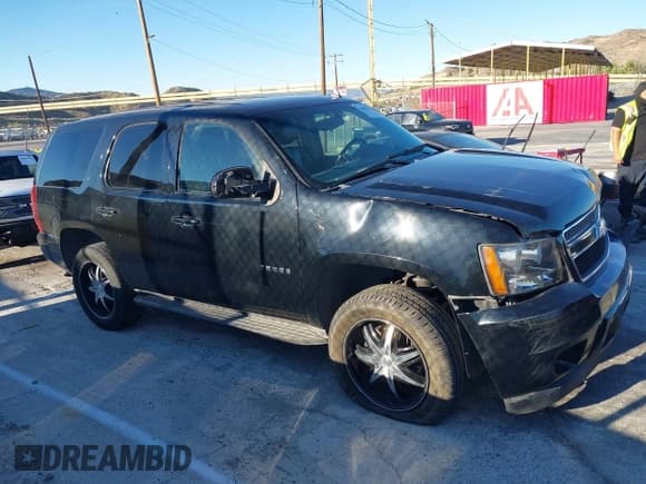 ✅ 2011 Chevrolet Tahoe LT • VIN: 1GNSCBE05BR105336 • Lot: 43621115. Wystawiony na IAAI z przebiegiem 152 339 mil. Bezpłatny archiwum sprzedaży aukcyjnych z USA i szczegółowy raport historii pojazdu na DreamBid. Zdjęcie 14.