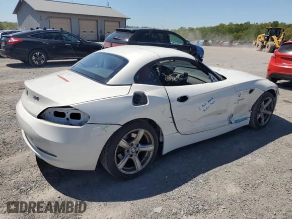 ✅ 2011 BMW Z4 sDrive30i • VIN: WBALM5C59BE378262 • Lot: 54131335. Listed on Copart with 34,927 mi. Free auction sales archive from the USA and detailed vehicle history report at DreamBid. Image 3.