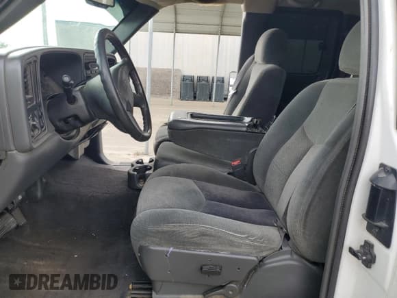 ✅ 2003 Chevrolet Silverado 2500HD LS • VIN: 1GCHC29U13E267442 • Лот: 51182565. Опубликован ранее на Copart с пробегом Не указан. Бесплатный доступ к архиву аукционных продаж из США и подробный отчёт об истории автомобиля на DreamBid. Изображение 7.