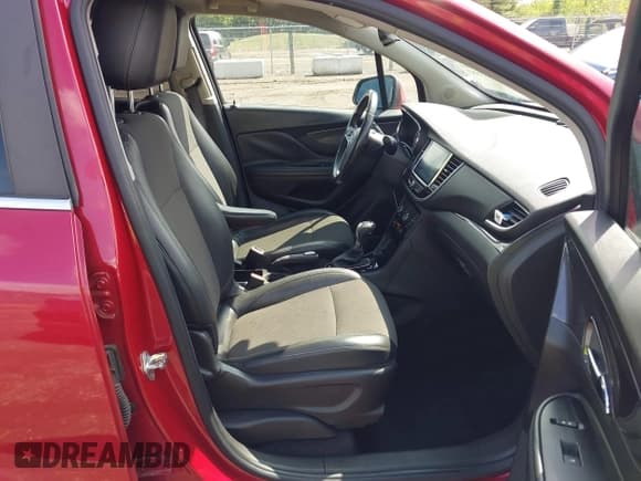 ✅ 2019 Buick Encore Preferred • VIN: KL4CJASB0KB855636 • Lot: 43303883. Wystawiony na IAAI z przebiegiem 90 134 mil. Bezpłatny archiwum sprzedaży aukcyjnych z USA i szczegółowy raport historii pojazdu na DreamBid. Zdjęcie 5.