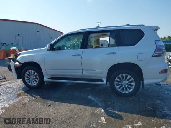 ✅ 2018 Lexus GX 460 • VIN: JTJBM7FX0J5198039 • Lot: 43097278. Wystawiony na IAAI z przebiegiem Nie podano. Bezpłatny archiwum sprzedaży aukcyjnych z USA i szczegółowy raport historii pojazdu na DreamBid. Zdjęcie 14.