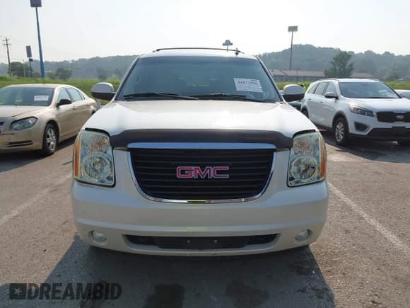 ✅ 2010 GMC Yukon SLT • VIN: 1GKUKCE02AR282018 • Lot: 42873586. Listed on IAAI with 200,205 mi. Free auction sales archive from the USA and detailed vehicle history report at DreamBid. Image 12.