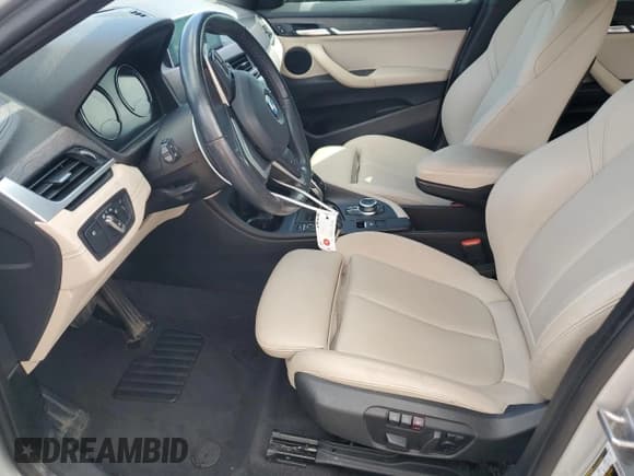 ✅ 2020 BMW X2 sDrive28i • VIN: WBXYH9C02L5P60954 • Lot: 84633215. Wystawiony na Copart z przebiegiem 61 258 mil. Bezpłatny archiwum sprzedaży aukcyjnych z USA i szczegółowy raport historii pojazdu na DreamBid. Zdjęcie 7.