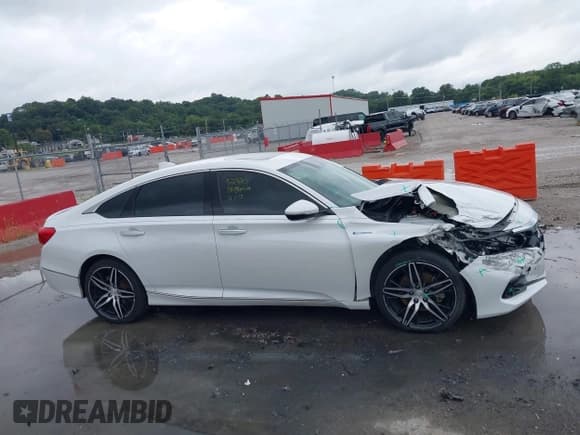 ✅ 2022 Honda Accord Touring • VIN: 1HGCV3F95NA002352 • Lot: 43291530. Listed on IAAI with 73,608 mi. Free auction sales archive from the USA and detailed vehicle history report at DreamBid. Image 13.