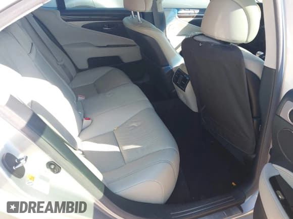 ✅ 2016 Lexus LS 460 • VIN: JTHBL5EF7G5141332 • Lot: 43207850. Listed on IAAI with 90,505 mi. Free auction sales archive from the USA and detailed vehicle history report at DreamBid. Image 8.