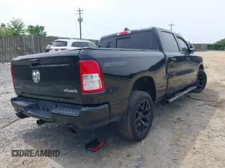 ✅ 2021 Ram 1500 Big Horn • VIN: 1C6SRFMT5MN763699 • Lot: 42286077. Wystawiony na IAAI z przebiegiem 169 554 mil. Bezpłatny archiwum sprzedaży aukcyjnych z USA i szczegółowy raport historii pojazdu na DreamBid. Zdjęcie 4.