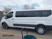 ✅ 2023 Ford Transit Passenger XL • VIN: 1FBAX2YG3PKA63237 • Lot: 41996063. Wystawiony na IAAI z przebiegiem 58 429 mil. Bezpłatny archiwum sprzedaży aukcyjnych z USA i szczegółowy raport historii pojazdu na DreamBid. Zdjęcie 14.
