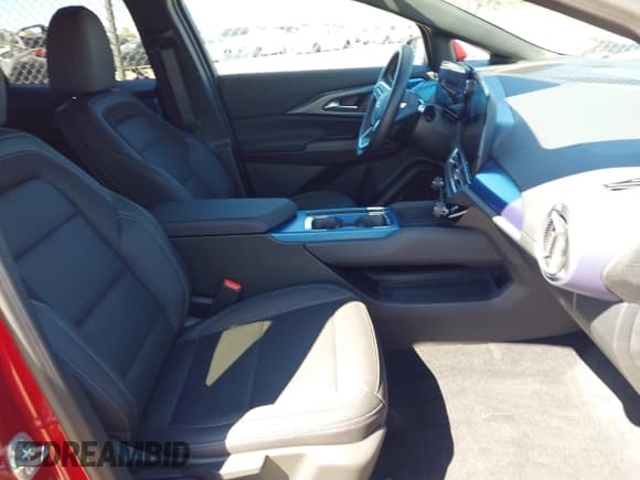 ✅ 2025 Chevrolet Equinox EV LT2 • VIN: 3GN7DNRP8SS236060 • Lot: 43166302. Listed on IAAI with 2,378 mi. Free auction sales archive from the USA and detailed vehicle history report at DreamBid. Image 5.