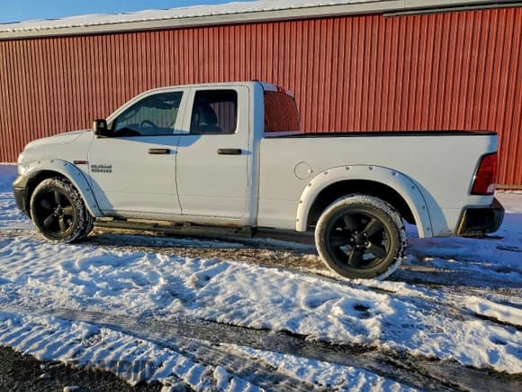 ✅ 2018 Ram 1500 Tradesman • VIN: 1C6RR7FM8JS226266 • Lot: 94967985. Listed on Copart with 152,118 mi. Free auction sales archive from the USA and detailed vehicle history report at DreamBid. Image 2.