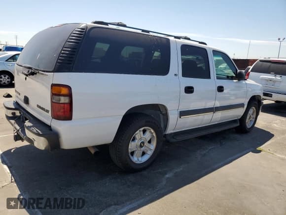 ✅ 2002 Chevrolet Suburban LS • VIN: 1GNEC16T32J322088 • Lot: 63978685. Wystawiony na Copart z przebiegiem 239 336 mil. Bezpłatny archiwum sprzedaży aukcyjnych z USA i szczegółowy raport historii pojazdu na DreamBid. Zdjęcie 3.