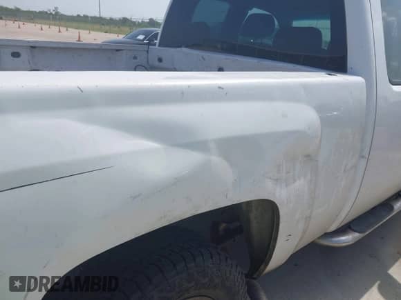 2012 Chevrolet Silverado 1500 Work Truck z VIN 1GCRCPEX4CZ194500, wystawiony jako IAAI lot #42647055 z przebiegiem 293 298 mil mil oraz . Historia ofert i sprzedaży dostępna na DreamBid. Obrazek 6.