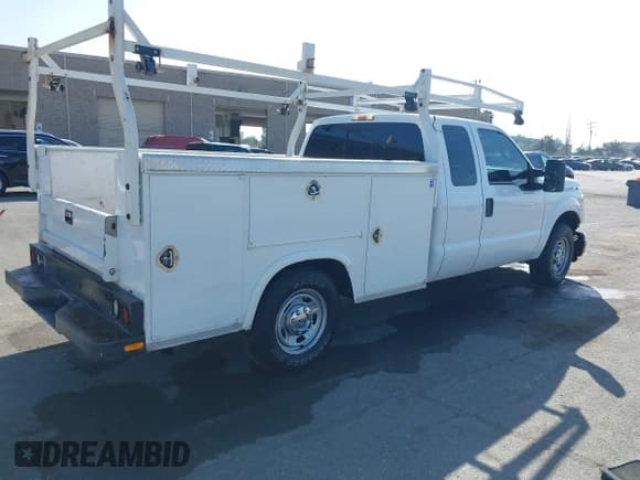 ✅ 2014 Ford F-250 XL • VIN: 1FT7X2A66EEA48248 • Lot: 42230951. Listed on IAAI with 180,785 mi. Free auction sales archive from the USA and detailed vehicle history report at DreamBid. Image 4.
