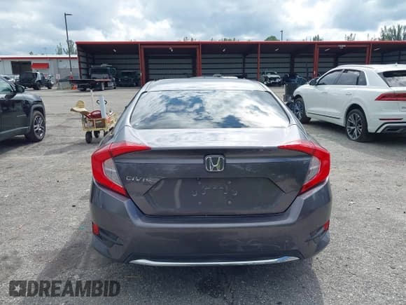 ✅ 2019 Honda Civic LX • VIN: 19XFC2F66KE041462 • Lot: 43564364. Wystawiony na IAAI z przebiegiem Nie podano. Bezpłatny archiwum sprzedaży aukcyjnych z USA i szczegółowy raport historii pojazdu na DreamBid. Zdjęcie 16.