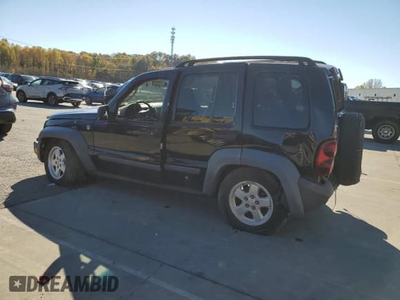 ✅ 2005 Jeep Liberty Sport • VIN: 1J4GL48K55W661279 • Лот: 90337345. Опубликован ранее на Copart с пробегом 126 264 миль. Бесплатный доступ к архиву аукционных продаж из США и подробный отчёт об истории автомобиля на DreamBid. Изображение 2.