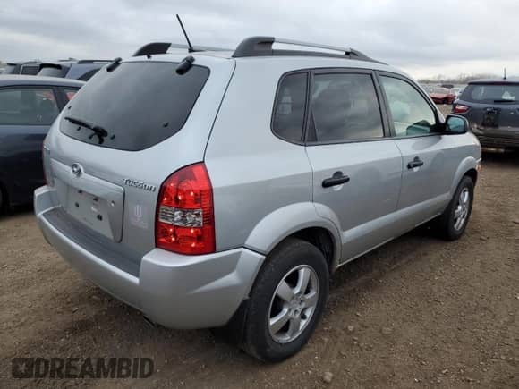 2008 Hyundai Tucson GLS z VIN KM8JM12B78U855842, wystawiony jako Copart lot #84221384 z przebiegiem 96 736 mil mil oraz Czysty tytuł • Clean title. Historia ofert i sprzedaży dostępna na DreamBid. Obrazek 3.