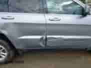 2020 Jeep Grand Cherokee Laredo E z VIN 1C4RJFAG7LC159295, wystawiony jako IAAI lot #43516949 z przebiegiem 80 838 mil mil oraz . Historia ofert i sprzedaży dostępna na DreamBid. Obrazek 19.