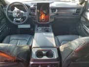 ✅ 2022 Ford Expedition Max Platinum • VIN: 1FMJK1LT1NEA15459 • Лот: 96985815. Опубликован ранее на Copart с пробегом 101 266 миль. Бесплатный доступ к архиву аукционных продаж из США и подробный отчёт об истории автомобиля на DreamBid. Изображение 8.