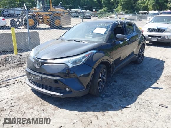 ✅ 2019 Toyota C-HR XLE • VIN: NMTKHMBX0KR084659 • Lot: 43117025. Wystawiony na IAAI z przebiegiem 79 898 mil. Bezpłatny archiwum sprzedaży aukcyjnych z USA i szczegółowy raport historii pojazdu na DreamBid. Zdjęcie 17.