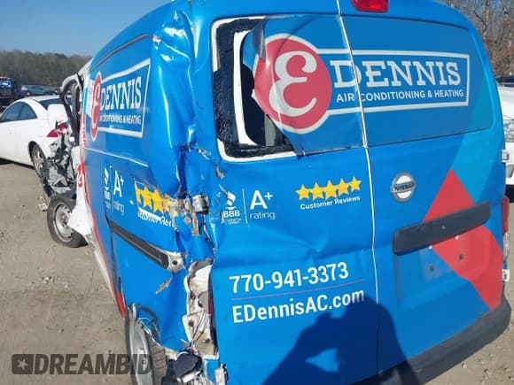 ✅ 2018 Nissan NV200 S • VIN: 3N6CM0KN6JK705368 • Lot: 41422665. Listed on IAAI with 65,873 mi. Free auction sales archive from the USA and detailed vehicle history report at DreamBid. Image 20.